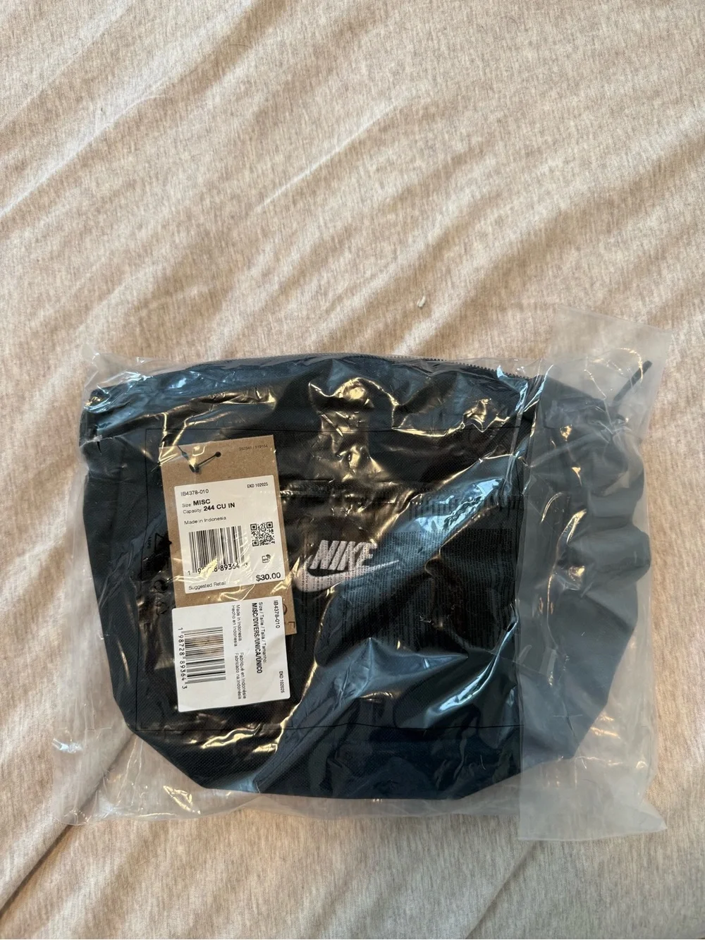 Nike compact crossbody